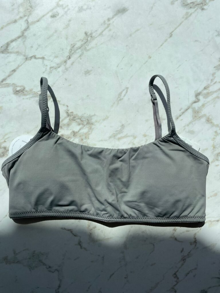 TOP LCB    COR: 556 TAM: P