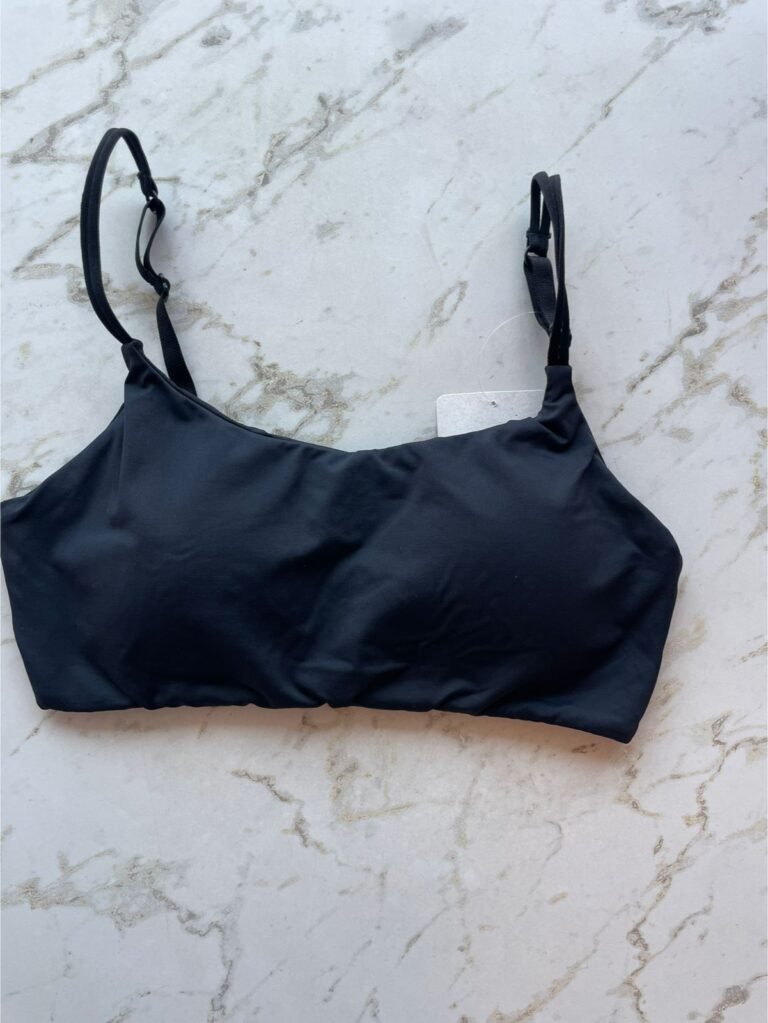 TOP COM BOJO REMOVIVEL EM MICROFIBRA - PRETO - EG