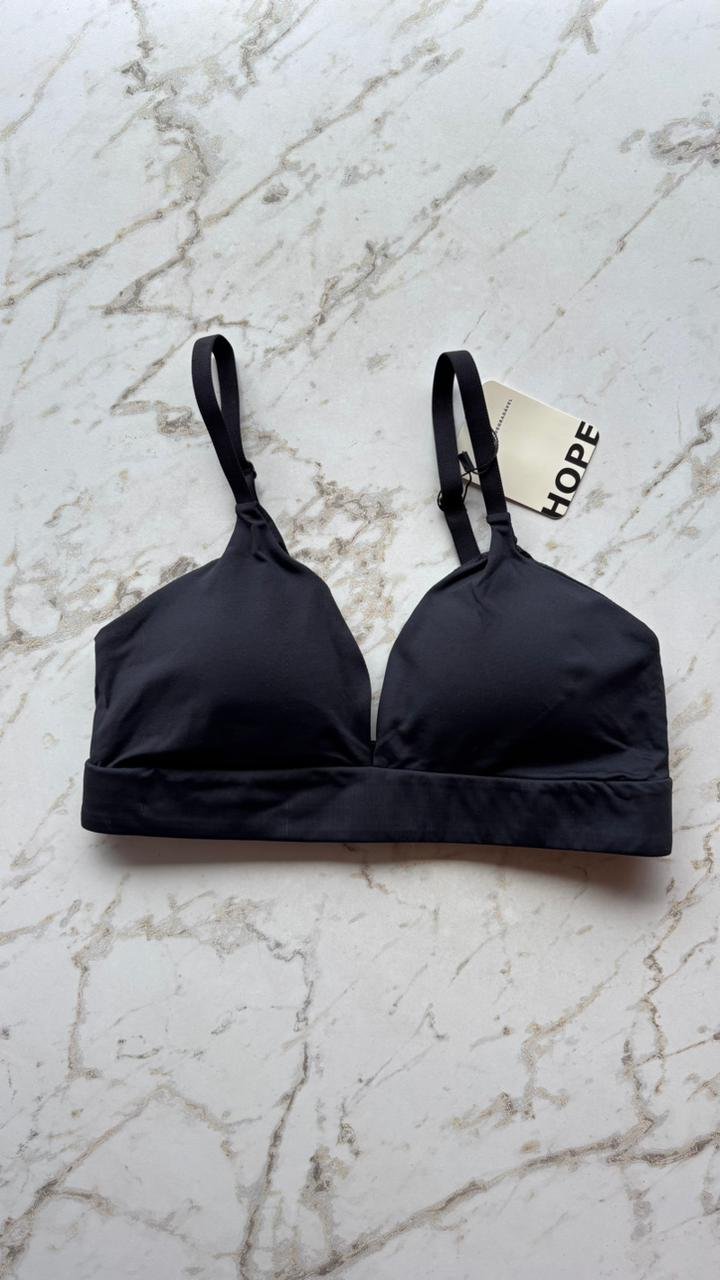 SUTIA TRIANGULO ALONGADO COM BOJO REMOVIVEL EM MICROFIBRA - PRETO - 42