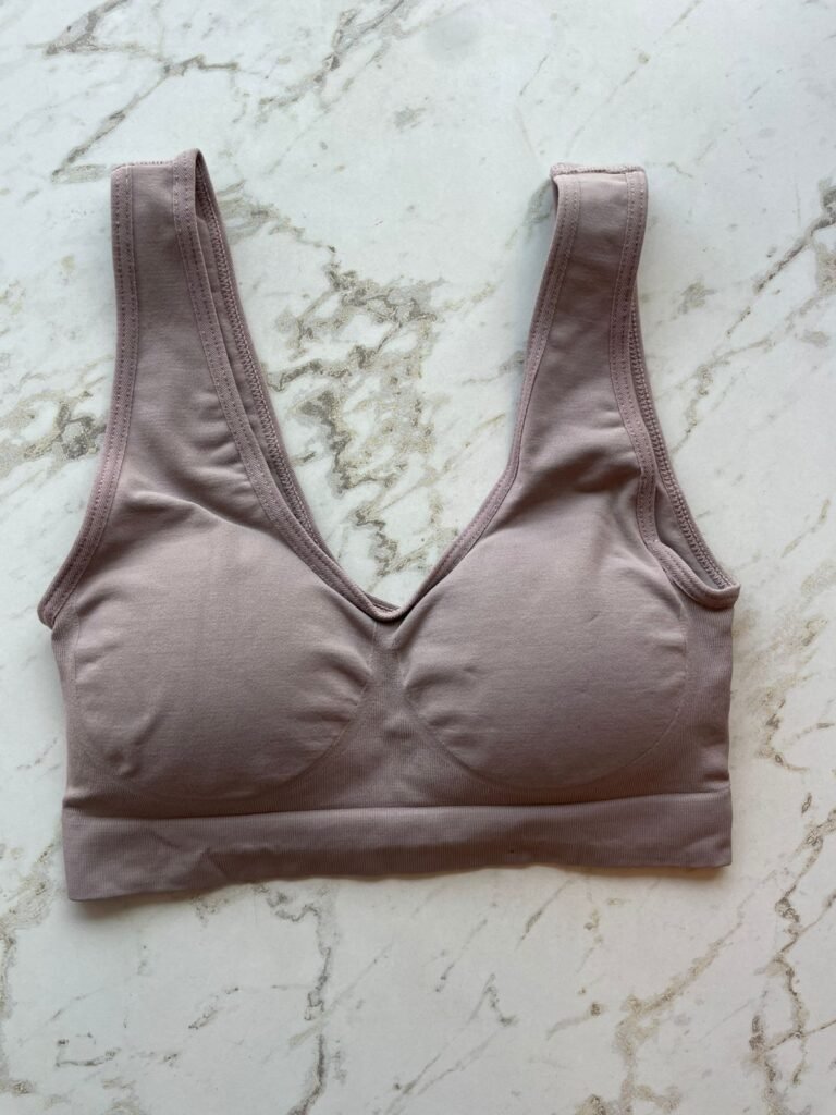 SUTIA TOP ALCAS LARGAS COM BOJO REMOVIVEL EM MICROFIBRA LIGHT - CINZA LUAR - G