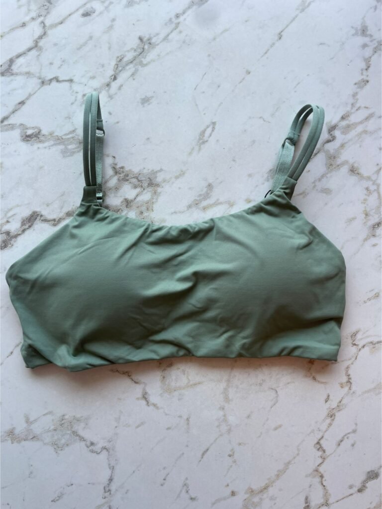 TOP COM BOJO REMOVIVEL EM MICROFIBRA - VERDE EUCALIPTO - P