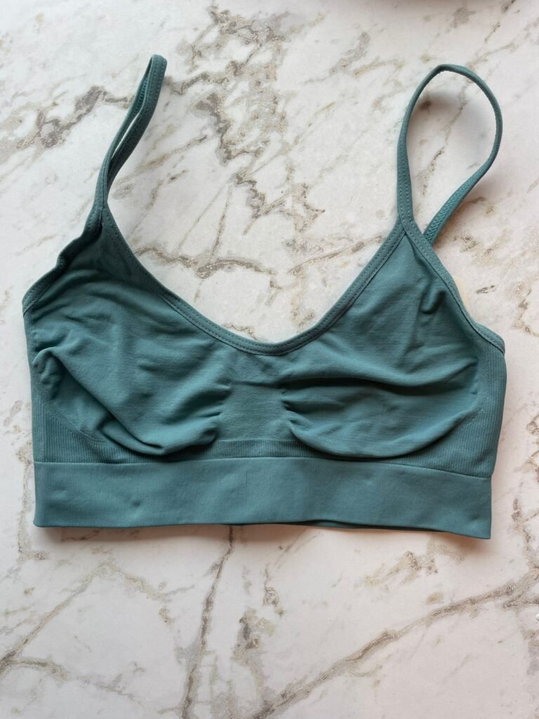 SUTIA TOP SEM BOJO E SEM ARO EM MICROFIBRA LIGHT - VERDE BOTANICO - M